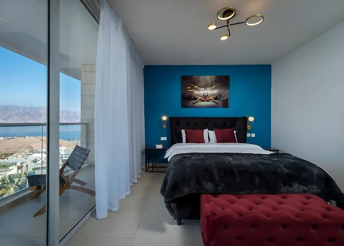 Geffen Penthouse Pool & View