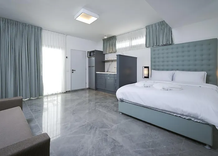 Roni Suite